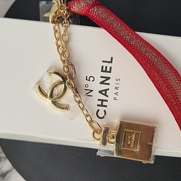 Chanel Gold bag charm EUC - Picture 13 of 15
